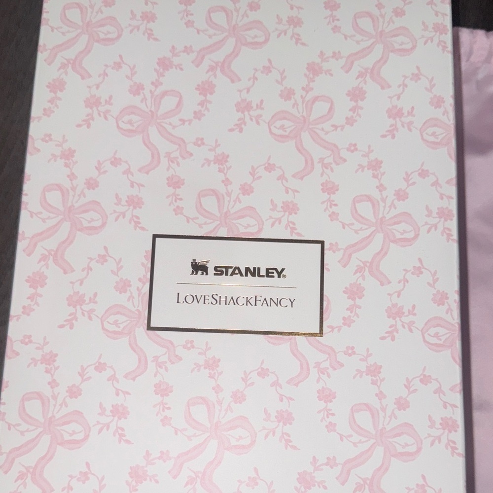Stanley x LoveShackFancy Pink tumbler Gift Box and dust bag - Picture 2 of 5